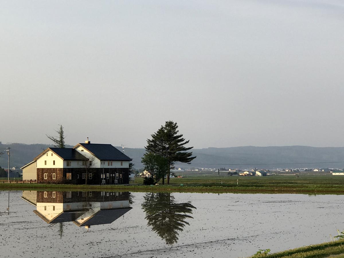 Готель Gufo No Mori Kamifurano Екстер'єр фото